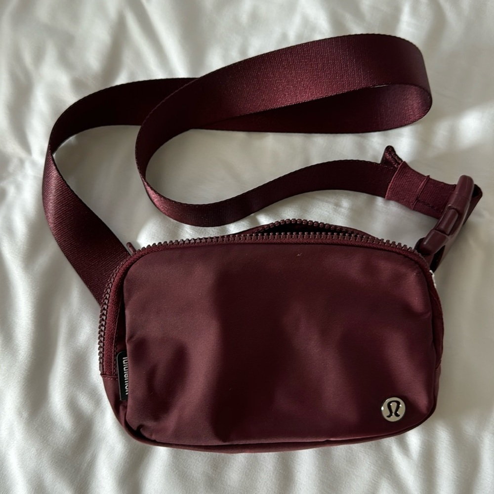 Lululemon Everywhere Belt Bag 1 L